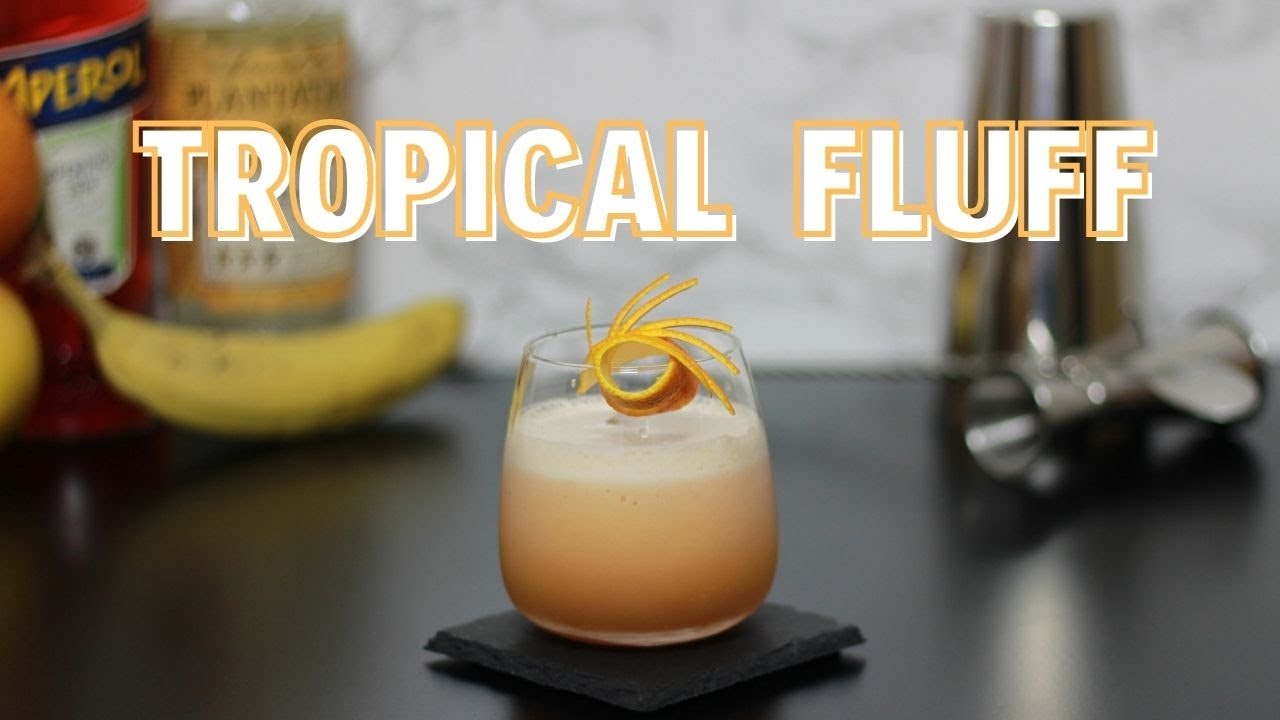 Der Tropical Fluff ist ein Cocktail mit Rum und Aperol und sehr cremig - Cocktails selber machen