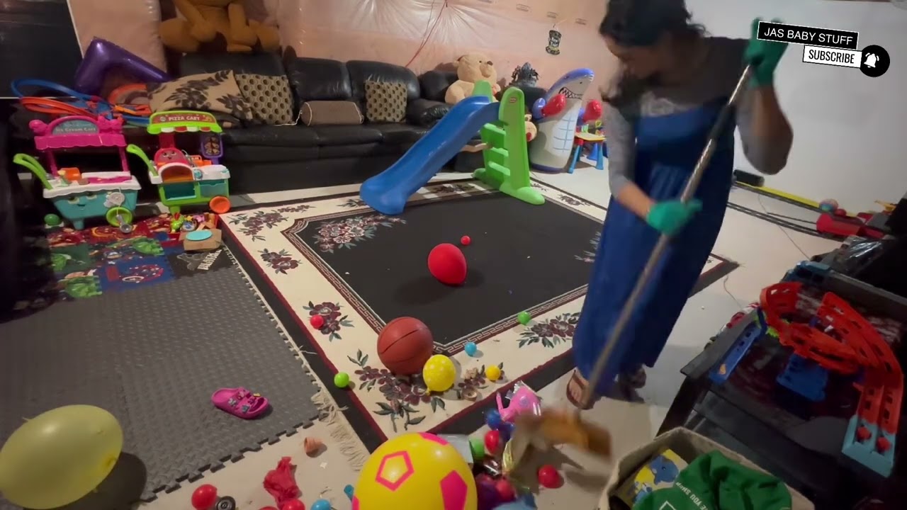 Basement cleaning/organizing #satisfyingcleaningvideo #cleaningmotivation #cleaningmymessyhouse 