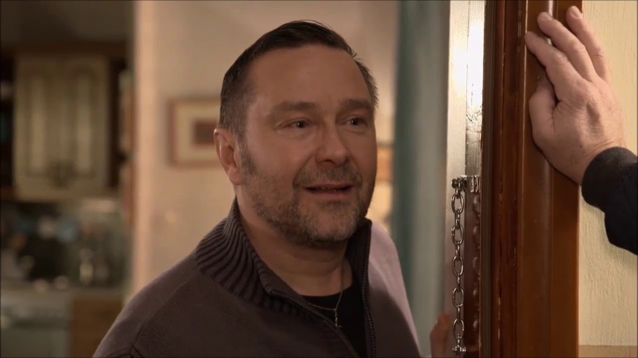 Salkkarit - Lasse heittää Aaron pihalle