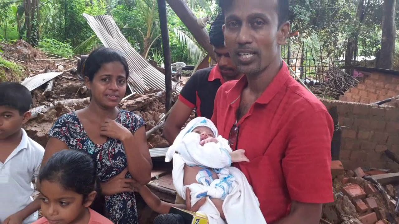 දින දා හතරේ චූටි පැටියා ඒ ගැන ඇහුවට පස්සෙ  පපුව පිච්චිලා ගියා .......
