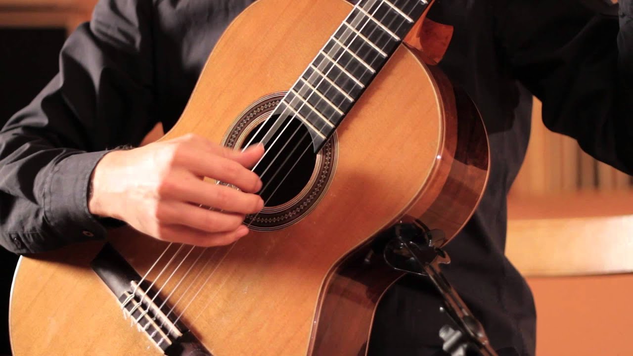 J. S. Bach: Fuga BWV 998 (Uros Baric, classical guitar)