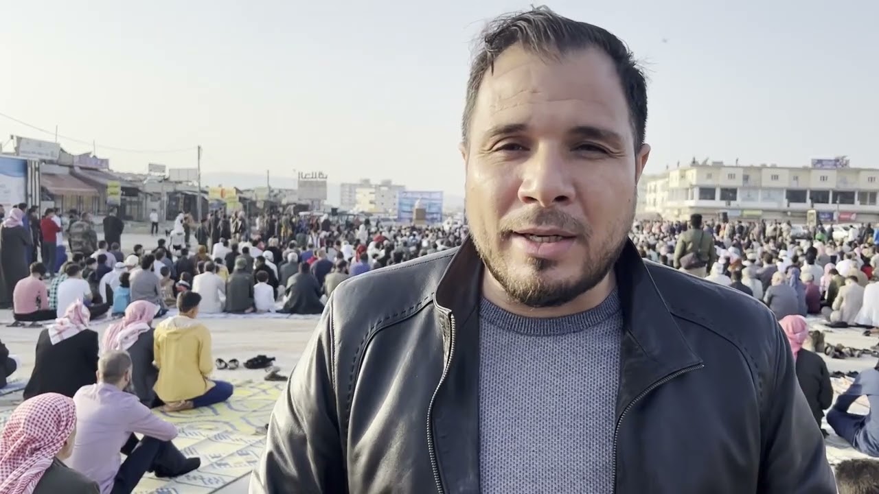صلاة العيد في ساحة باب الهوى شمال ادلب