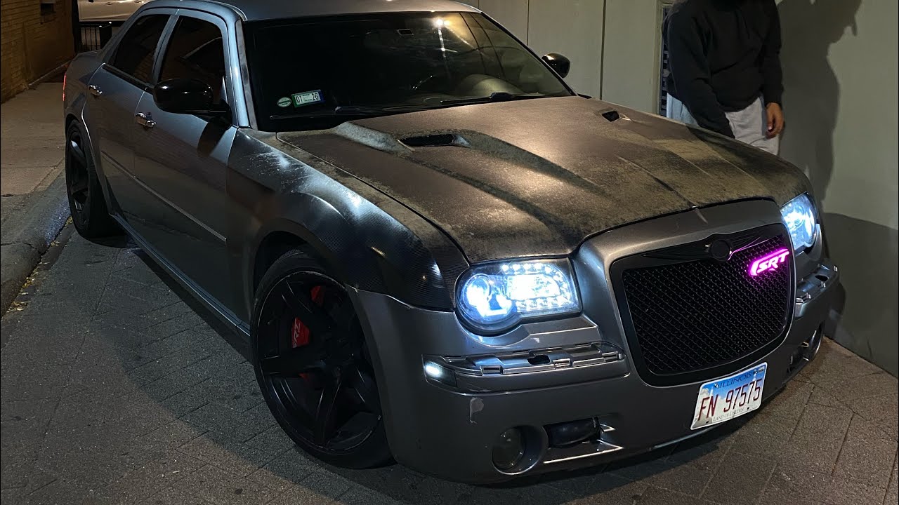 10+ CARS TAKEOVER CHICAGO DOWNTOWN (state troopers goy involved) 