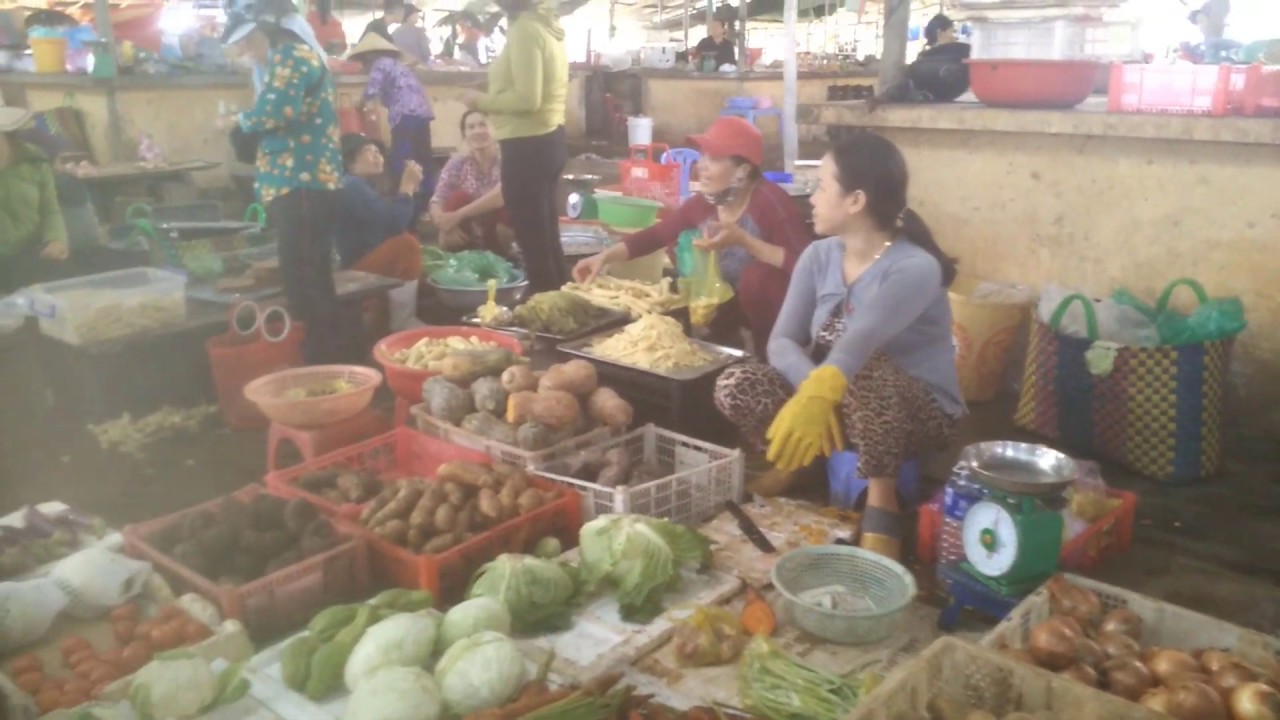 CHỢ QUÊ Ở XUÂN LỘC SÔNG CẦU PHÚ YÊN.
