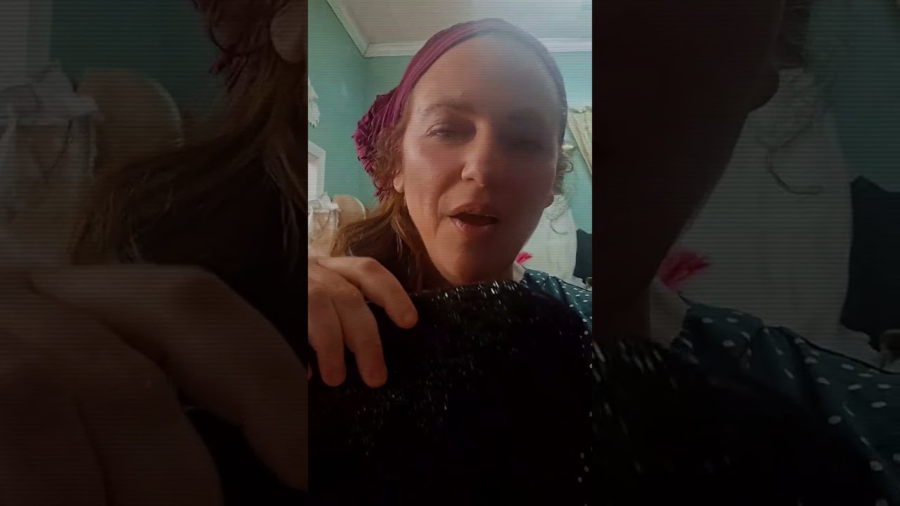 Красивые сумочки в антикварном магазине #ретро