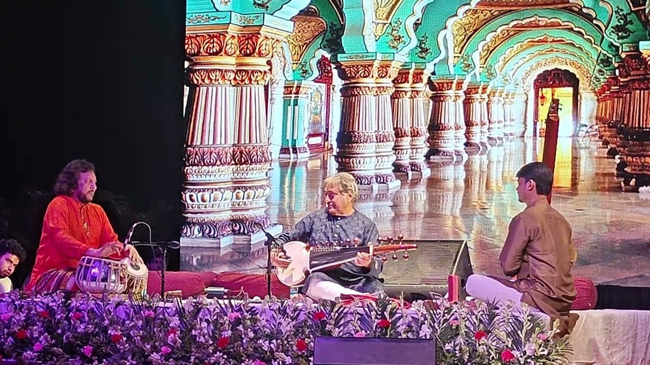 Medley by Ustad Amjad Ali Khan with Pt Kumar Bose on tabla 