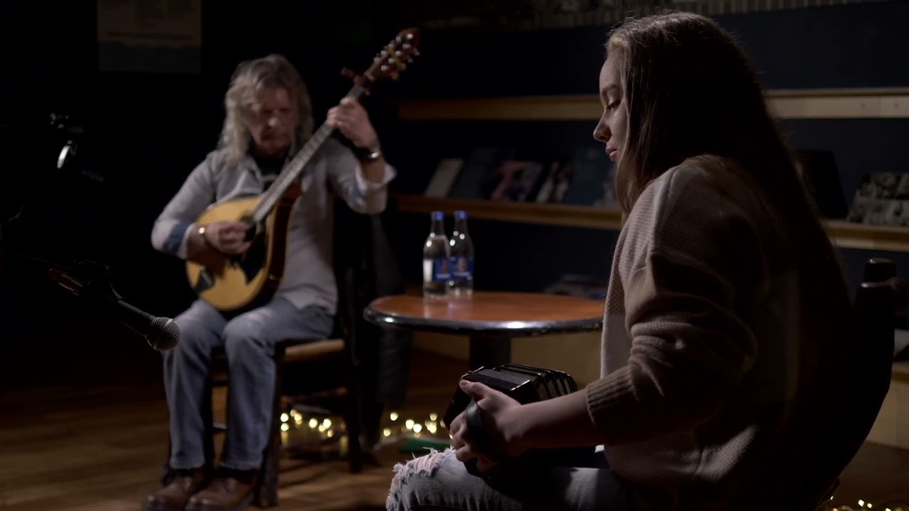 Roadside Tavern live music session, act 5 - Sarah Clarke and Cyril O'Donoghue
