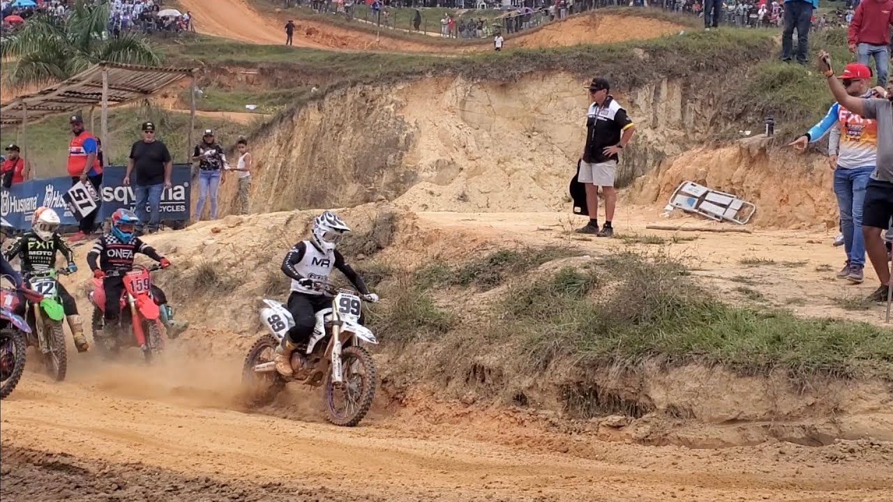 MANNY MORA MX1 SE LA APLICA A NOGUERAS JR, SOBERBIO EN SU NUEVA MOTO #MOTOCROSS #racing #yamaha