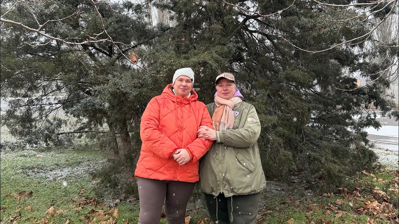 Играем в снежки❄️, наслаждаемся погодой, вспоминаем детство 🤗