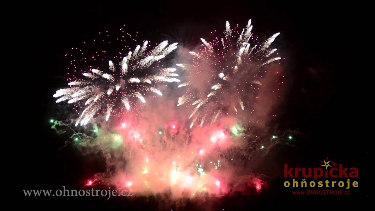 Novoroční ohňostroj Praha 1. 1. 2015 - STROJ ČASU - OHŇOSTROJE Krupička, s.r.o.