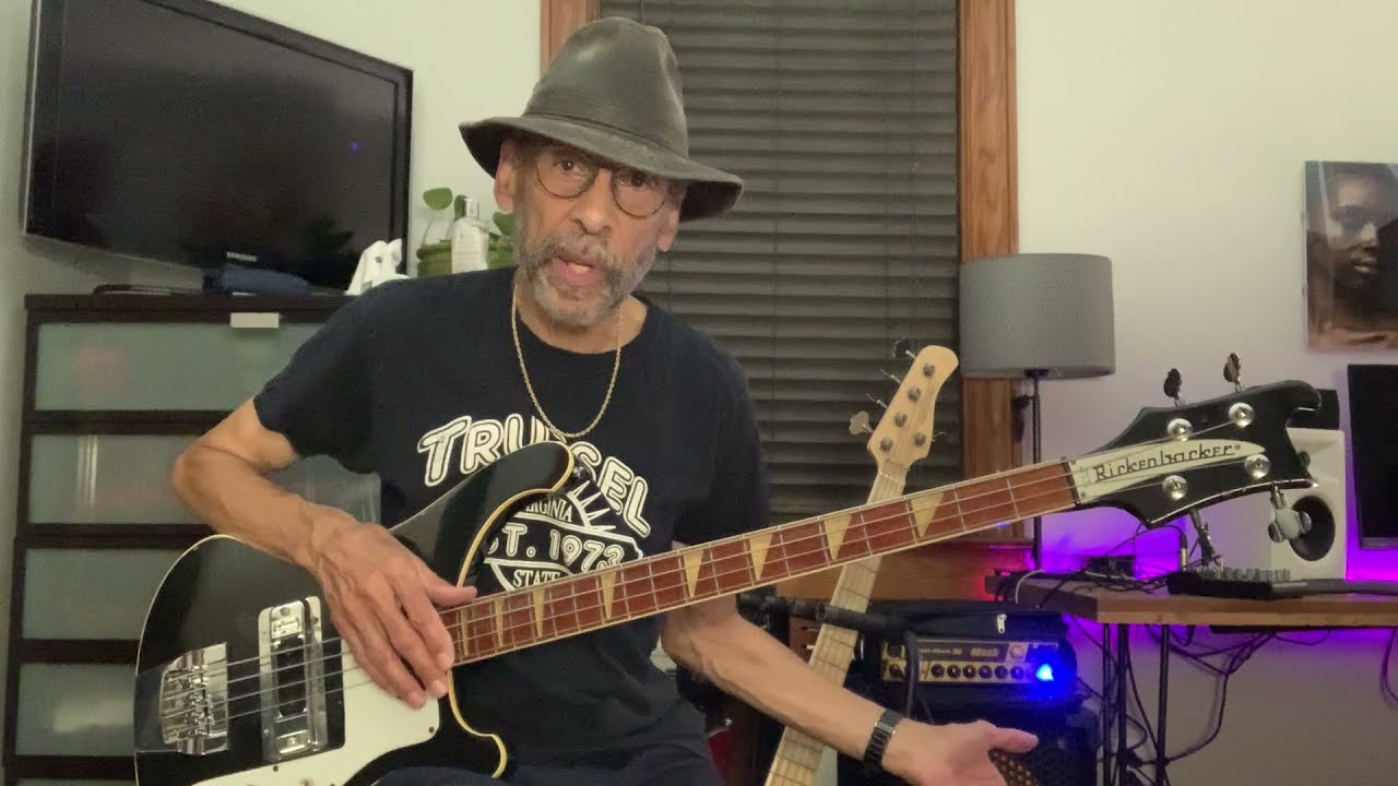Rode Wireless Go Music videos with bass guitar