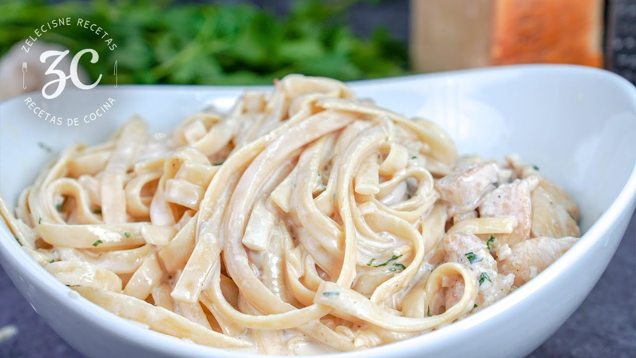La mejor receta de Pasta Alfredo con pollo y champiñones: Comida completa en minutos