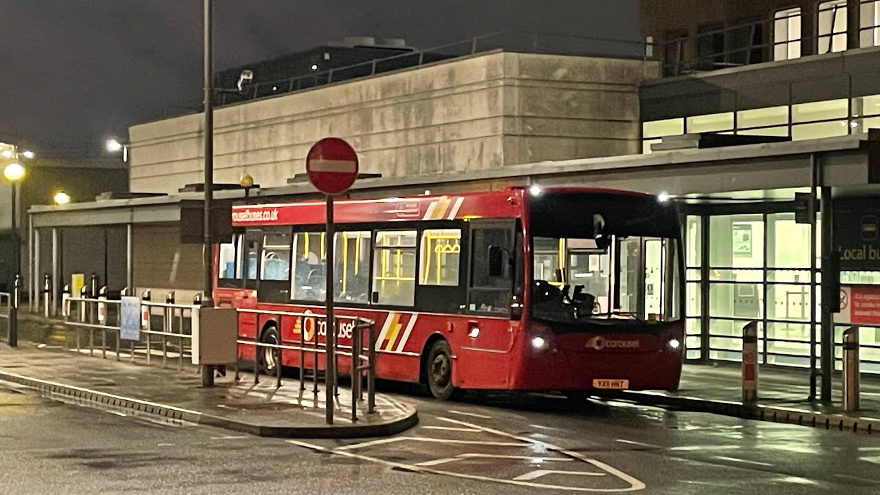 (KICKDOWN?!) Metrobus ADL Enviro200 80461 (YX11 HNT) on the 4/5 to Pound Hill with some kickdowns!!