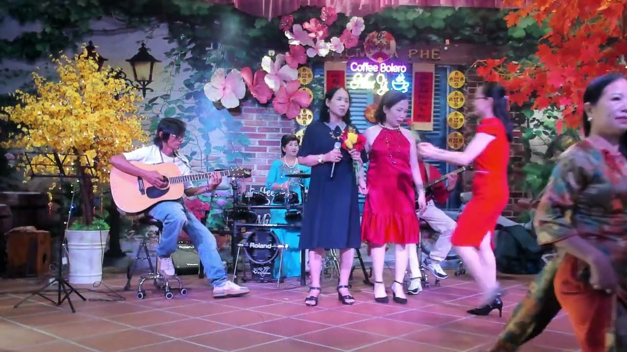 Chiều sân ga -  Sáng tác: Sông Trà  - Trình bày : Ngọc Vân