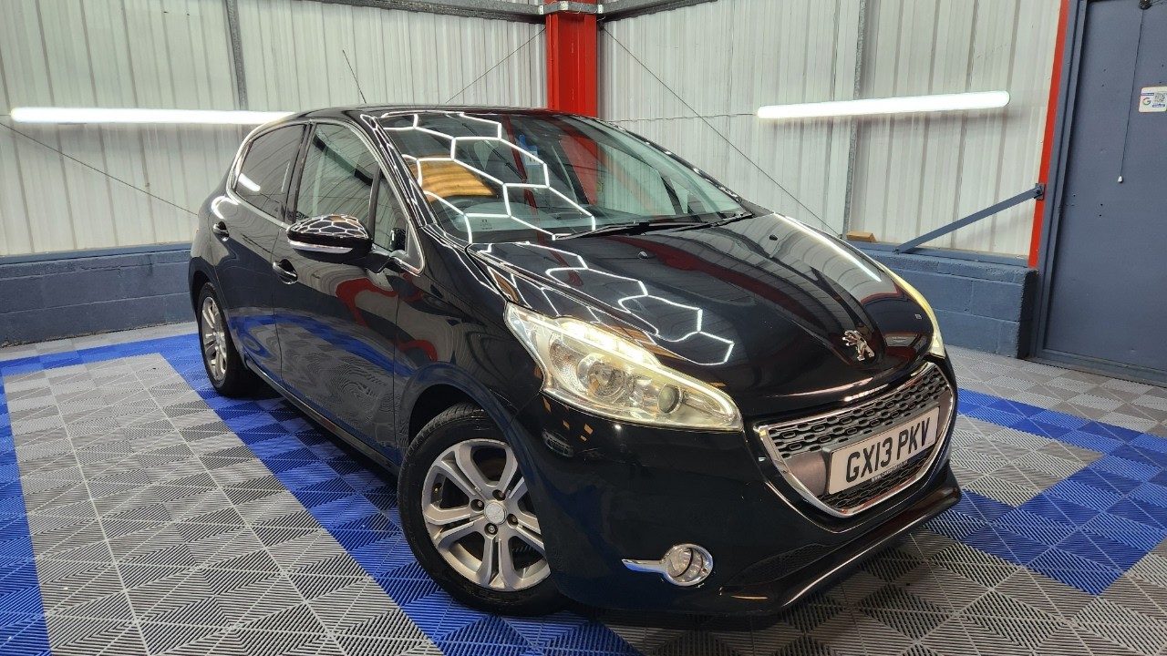 Peugeot 208 Allure Puretech Vti 1.2 Petrol Manual - GX13 PKV