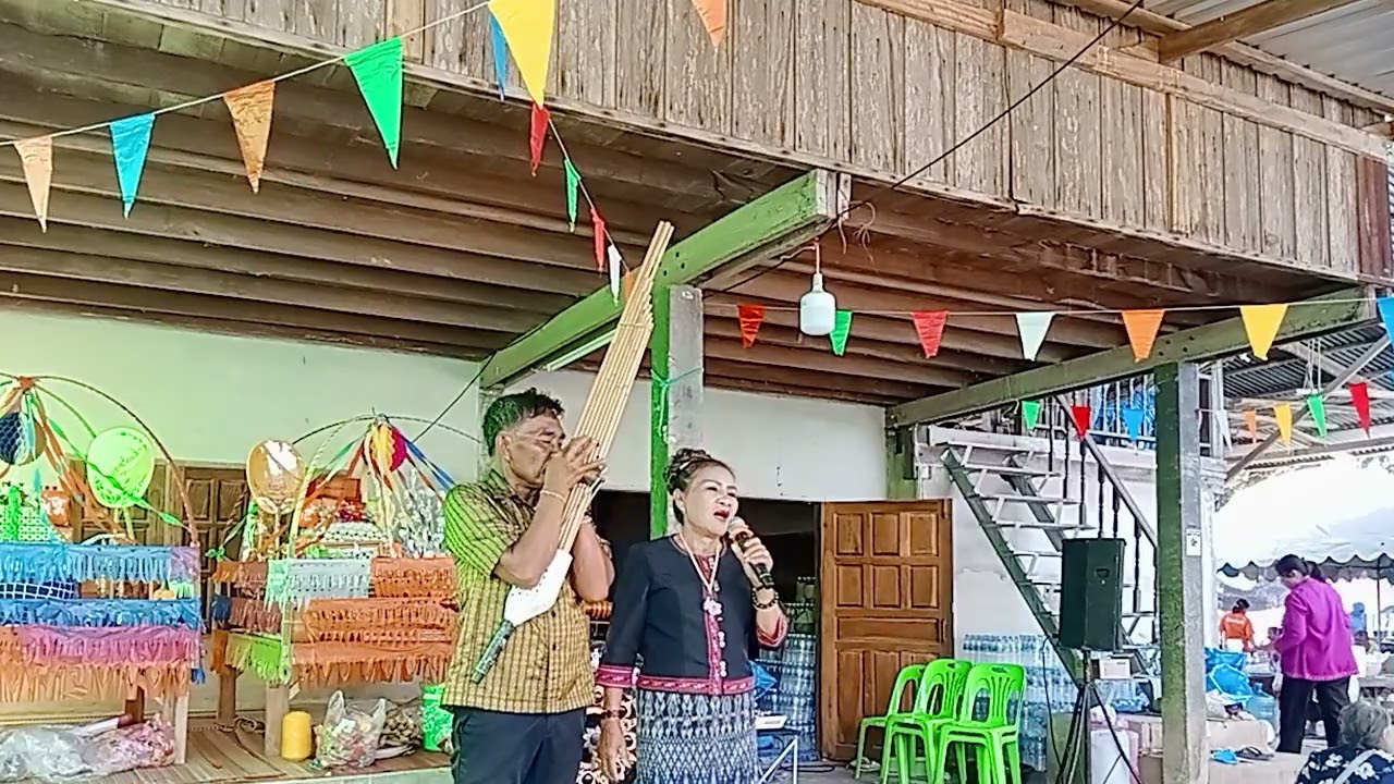 รุ่นแม่แต่สุดยอด #หมอลำ  #ครูน้อยแฟมรี่  #ดนตรีอีสาน 