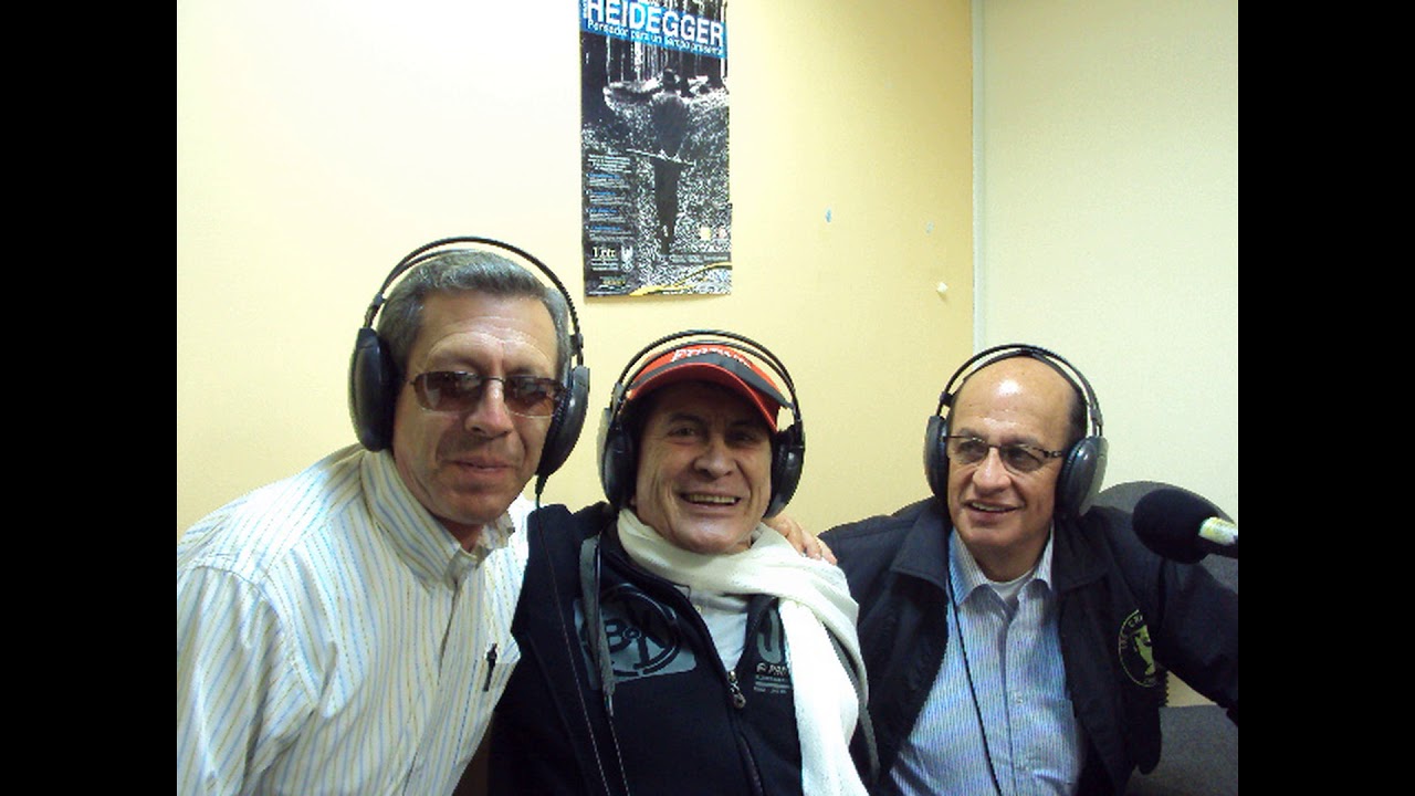 GUSTAVO QUINTERO  - EN VIVO EN LOS ESTUDIOS DE  UPTC RADIO - ABREBOCAS HOMENAJE A SADY ROJAS - 2013
