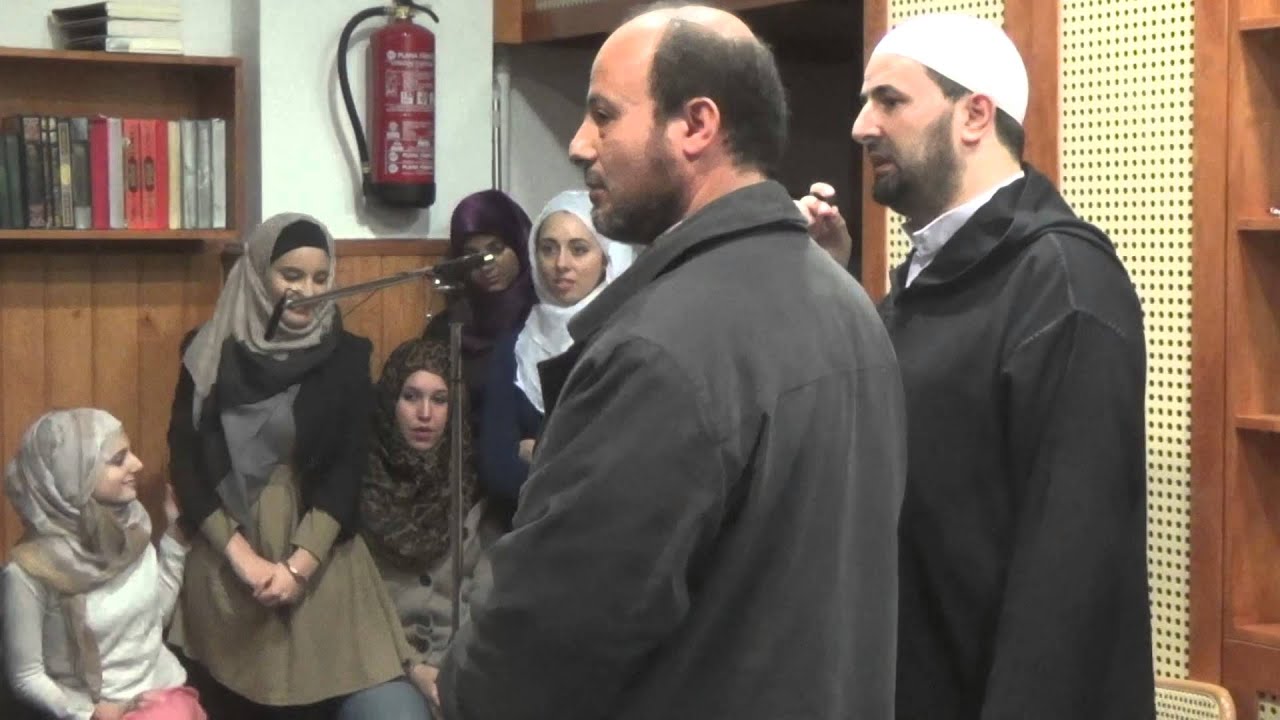 إعتناق أربع فتيات إسبانيات للإسلام دفعة واحدة بمسجد المحسنين بمدينة بيك ببرشلونة
