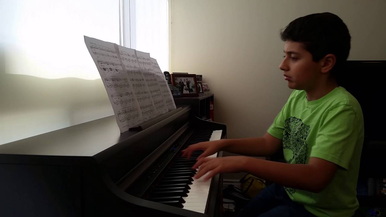 Nima Ahadi playing Autumn Autumn Autumn  piano Fariborz Lachini پاییز پاییز پاییز فریبرز لاچینی