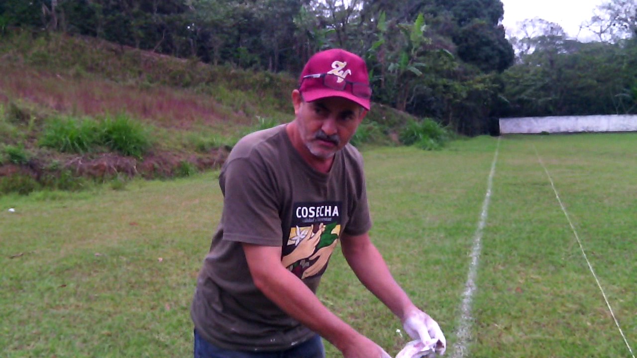 Maquina para pintar campos deportivos 2