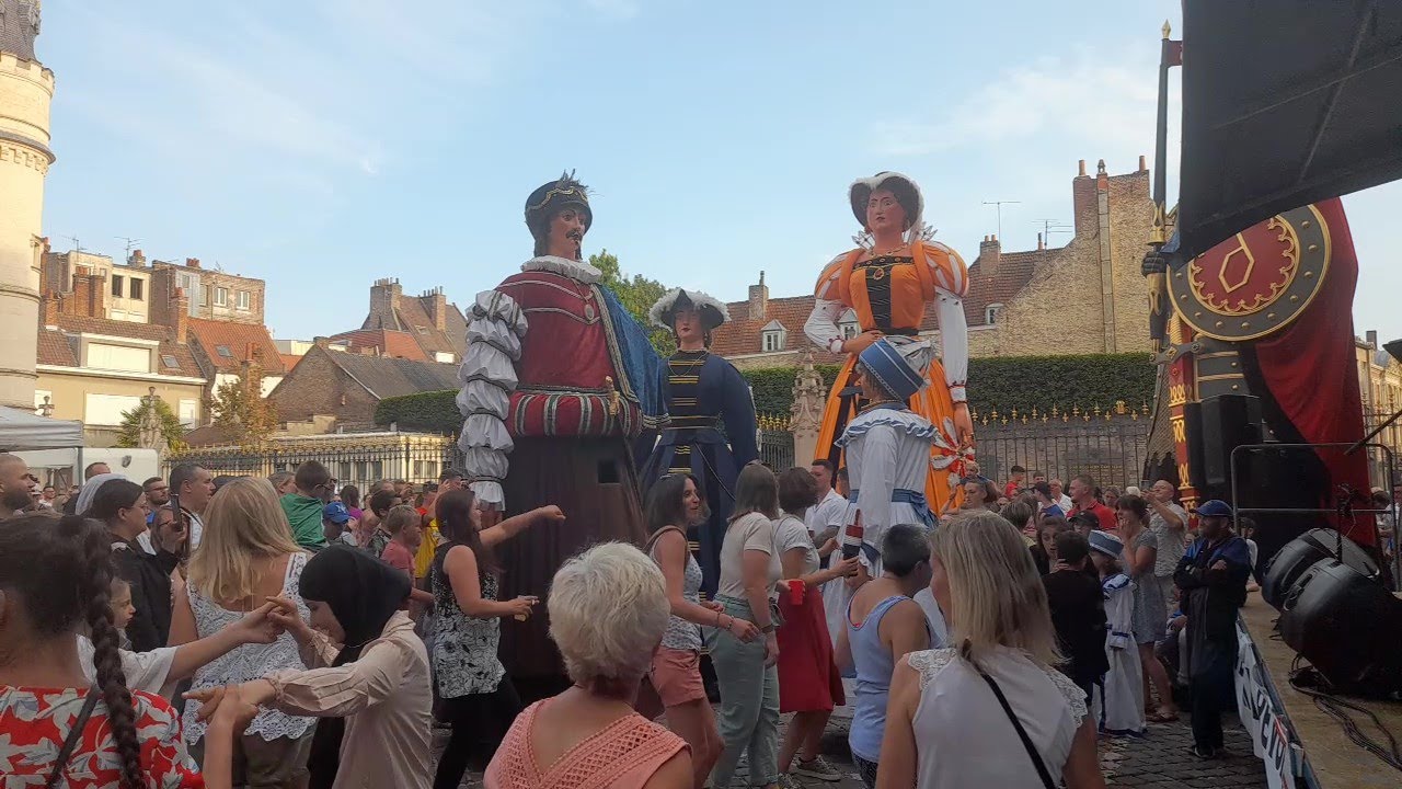 DOUAI 2023 : Le Bal des Tiots Gayant