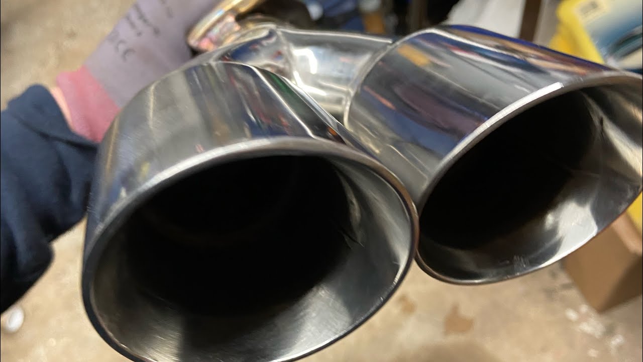 Ford Fiesta gets loud exhaust!
