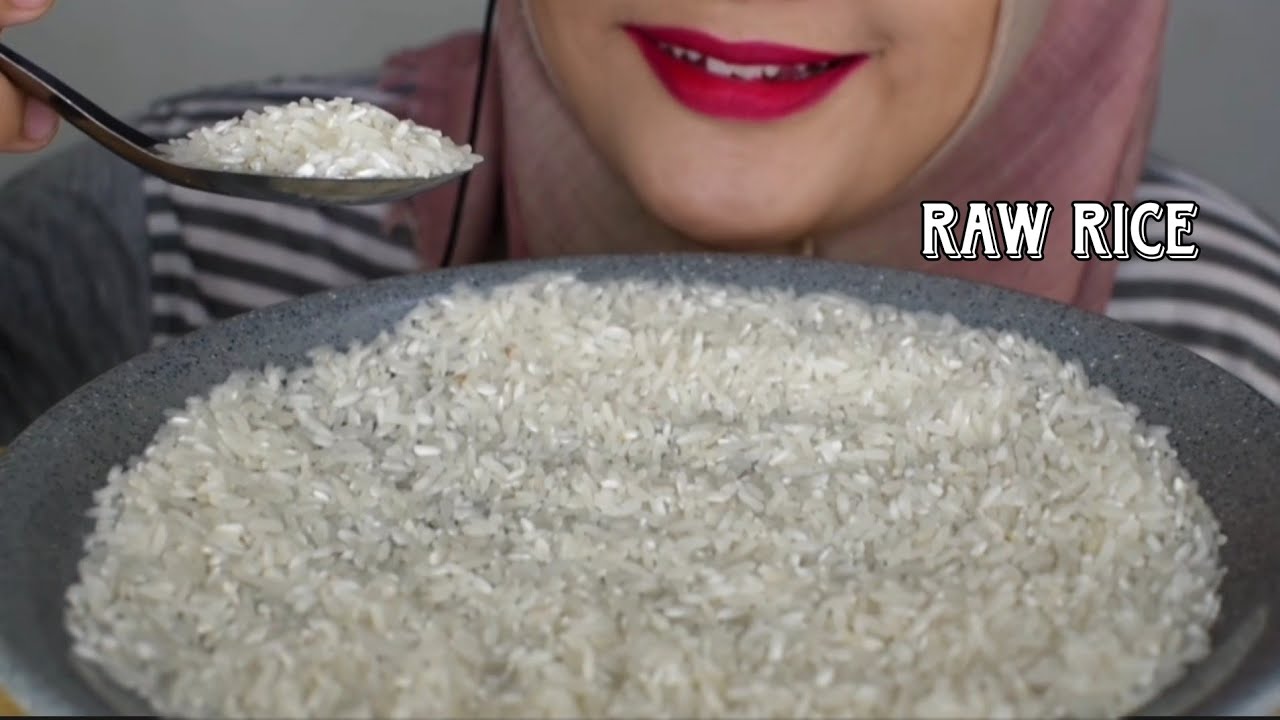 ASMR RAW RICE EATING || MAKAN BERAS MENTAH DI PIRING