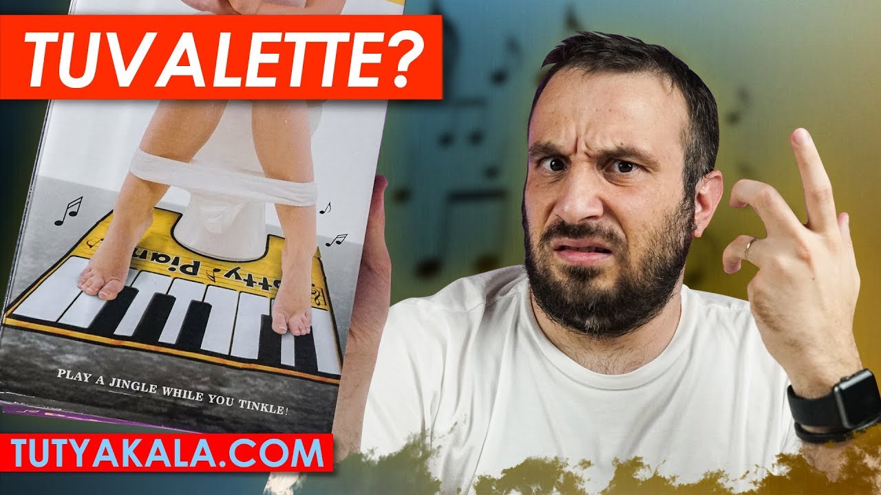TUVALETTE OTURURKEN AYAKLARIYLA PİYANO ÇALIYOR
