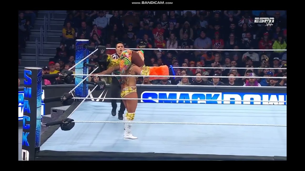 Descuido de #tiffanystratton  vs #naomi Smackdown 12 de abril de 2024 #buenardo  #rico #delicioso