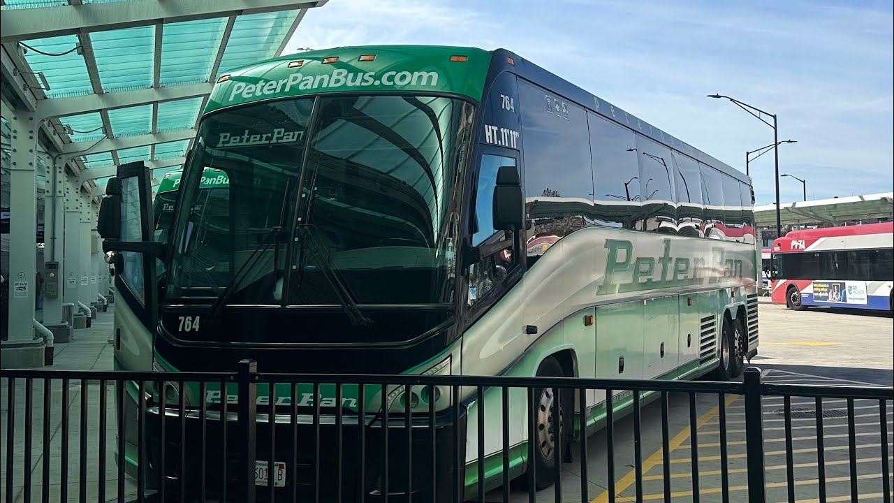 Peter Pan 2013 Motor Coach Industries J4500 