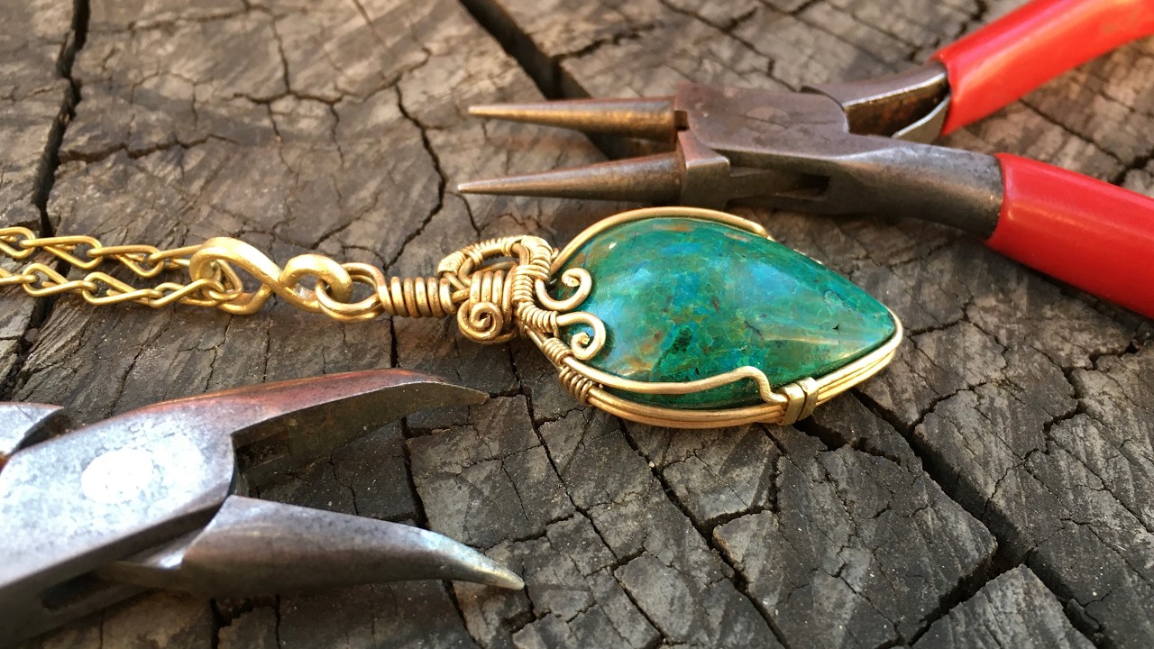 Tutorial de alambrismo: C&oacute;mo elaborar un collar de alambre y piedra