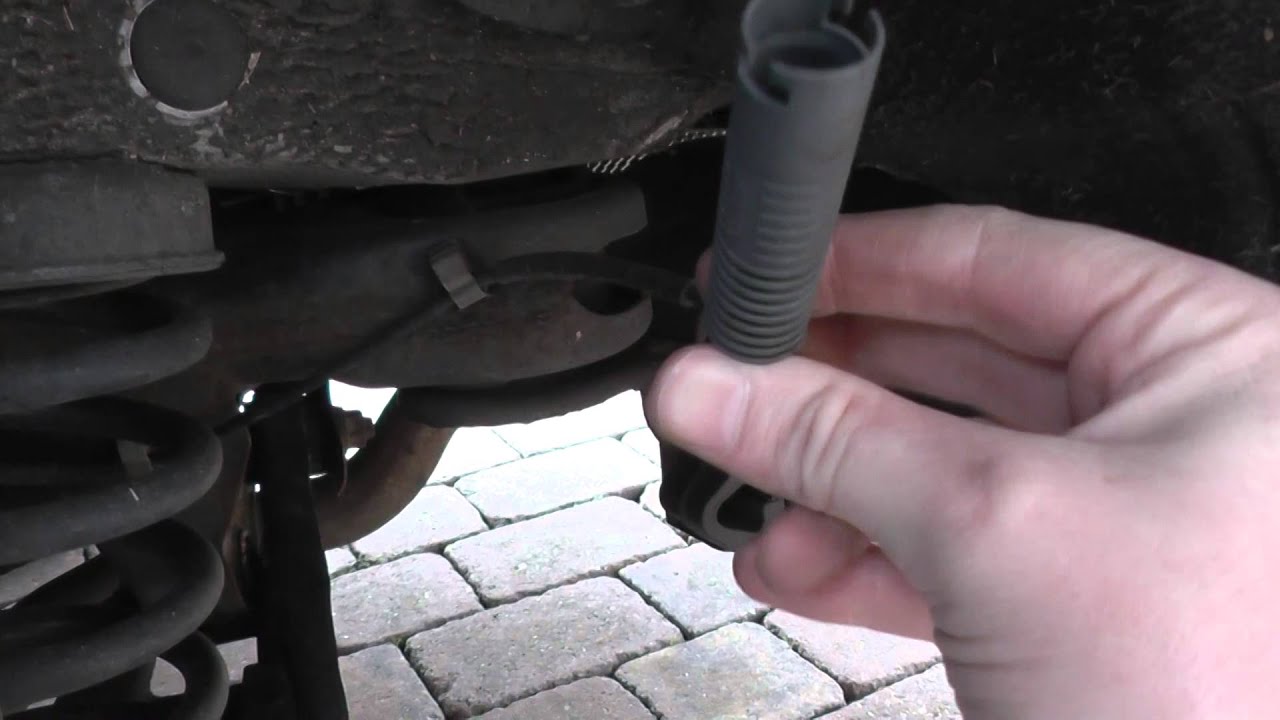 BMW 1 Series ABS Sensor Change & Dash Light Reset With i910 E81 E82 E87 E88