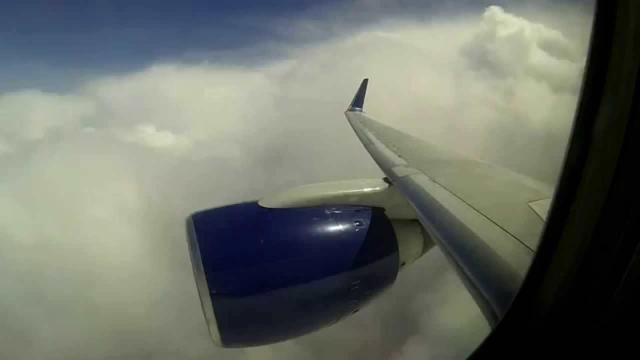 Delta 757-200 struck by lightning during landing (at 11:26)