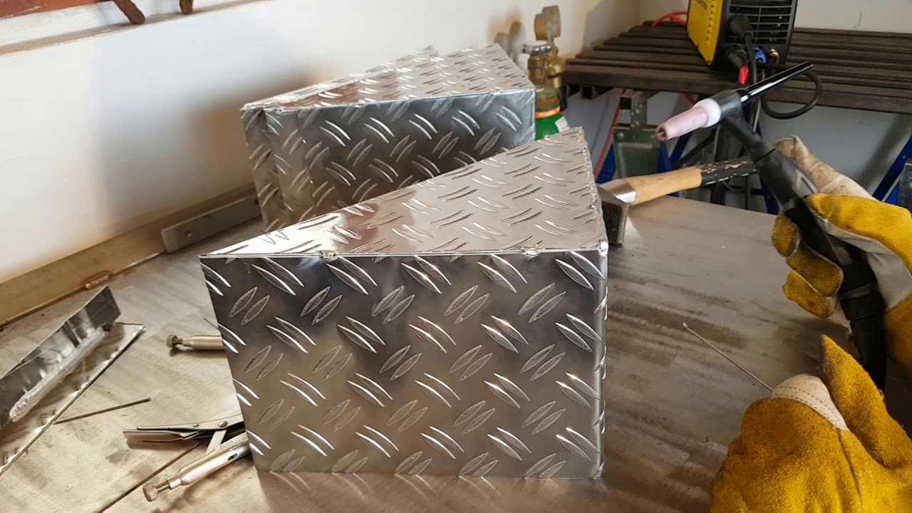 Alu Tr&auml;nenblech mit WIG Schwei&szlig;en - Kantenschutz