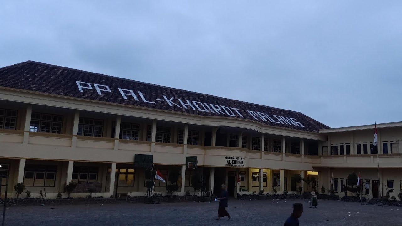 Gerbang Masuk PP Al-Khoirot Karangsuko Pagelaran Malang.