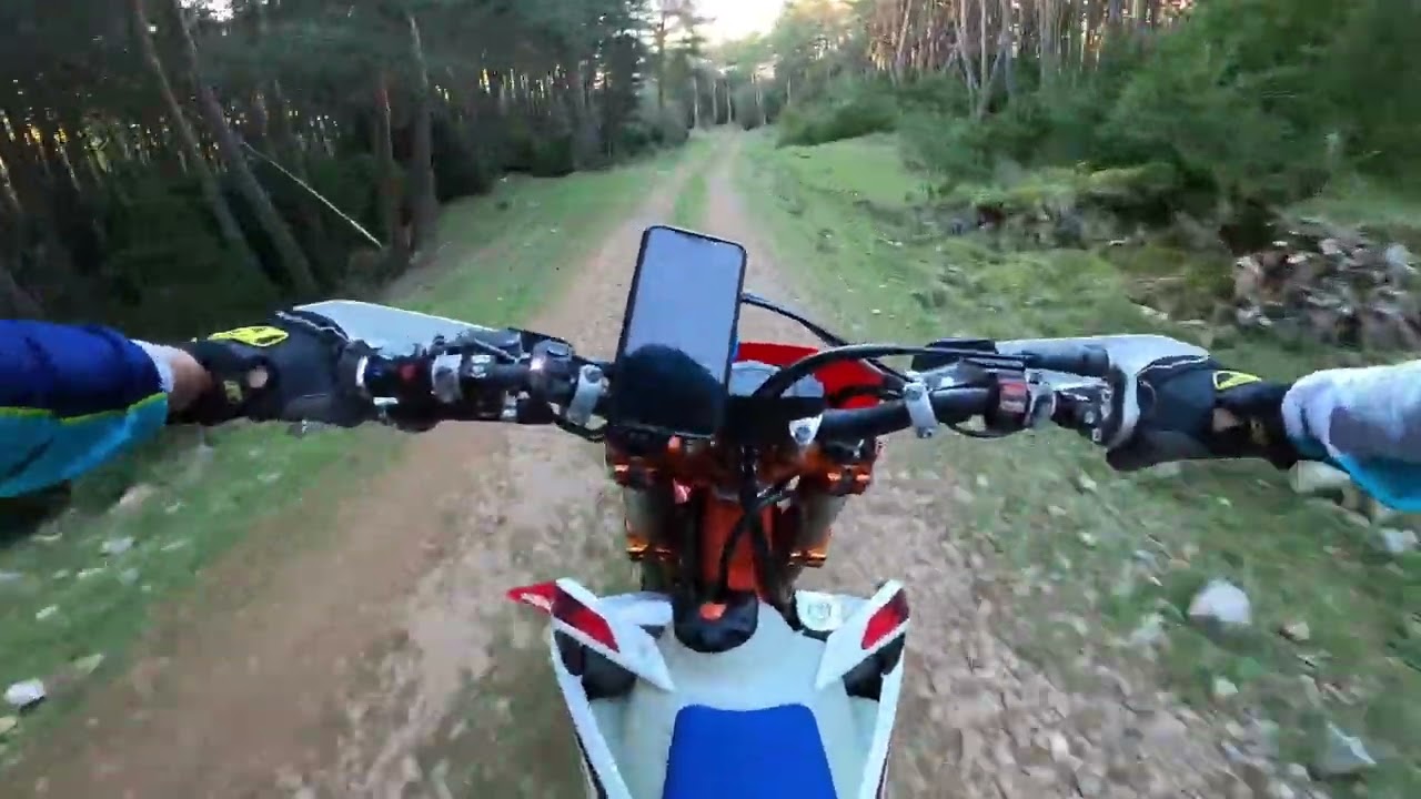 Ktm 450 Exc Six Days Dirt Bike Spanish Pyrenees Mountains (4)