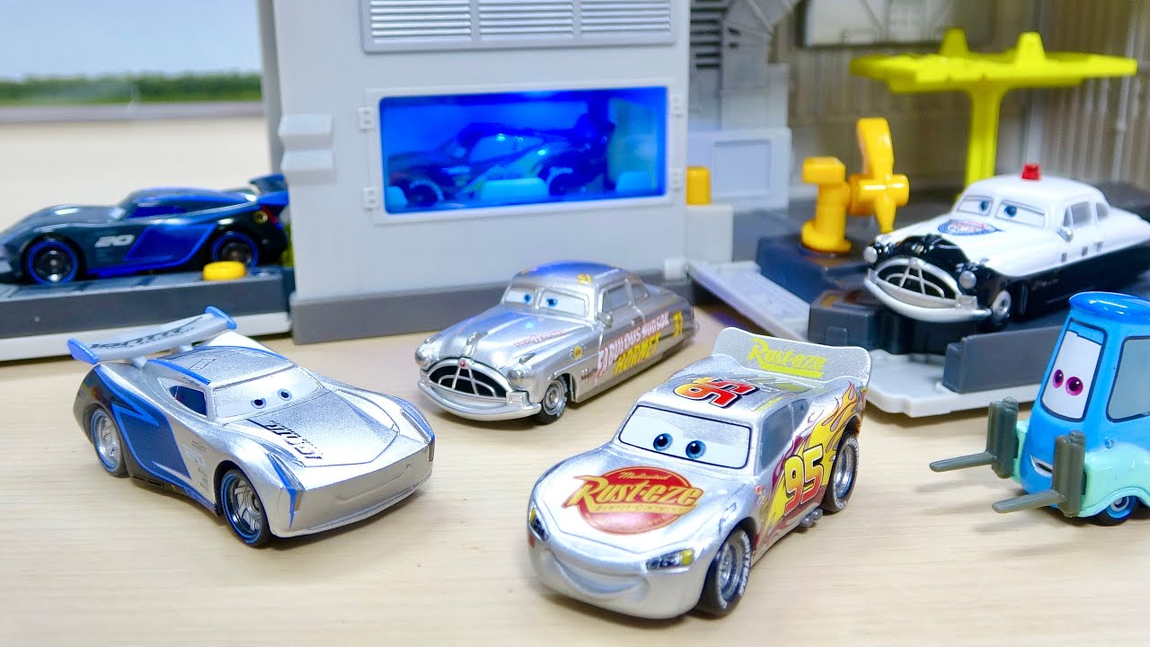 Cars McQueen & Doc & Jackson Storm minicars changed at the mechanic shop