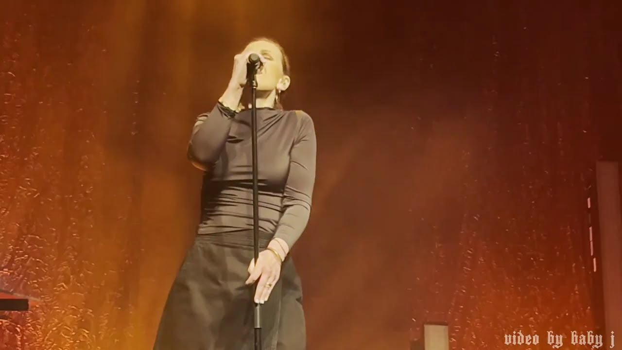Alison Moyet-FIRE-The Fillmore, San Francisco, CA, May 16, 2025 