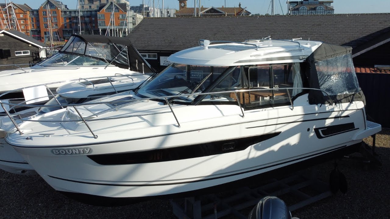 Jeanneau Merry Fisher 895 Offshore - Nearly New 2022 Model