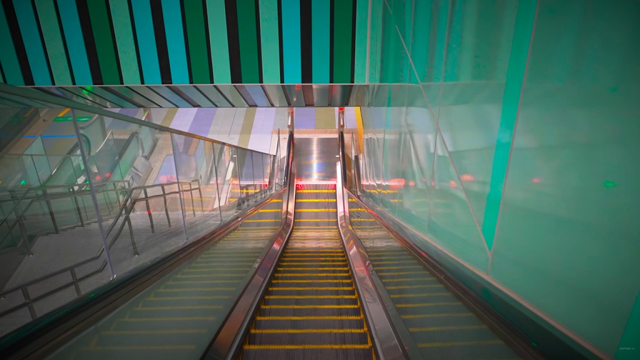 Taiwan, Kaohsinung Main Station, 4X escalator, 1X elevator