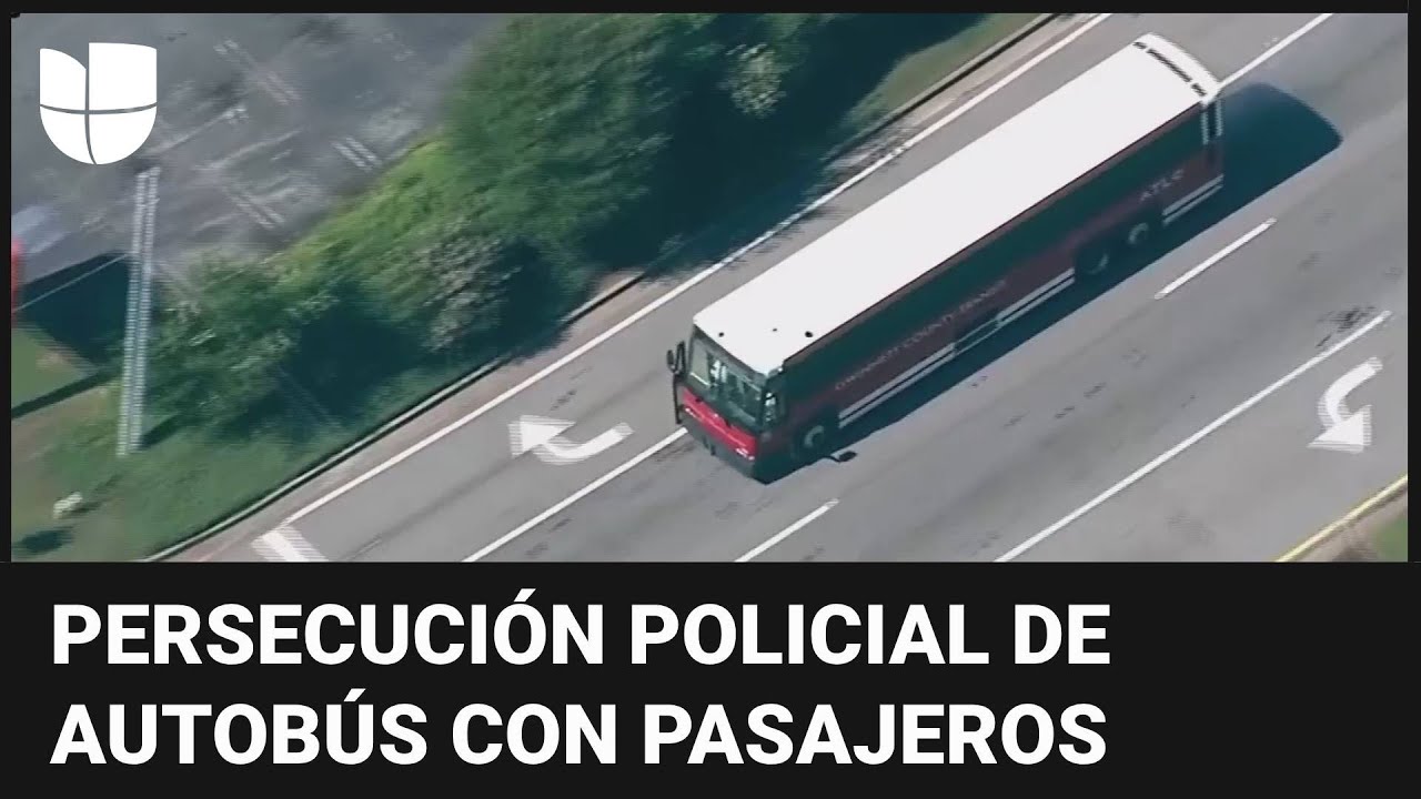 La impactante persecución de un hombre que secuestra un autobús con pasajeros a bordo en Georgia