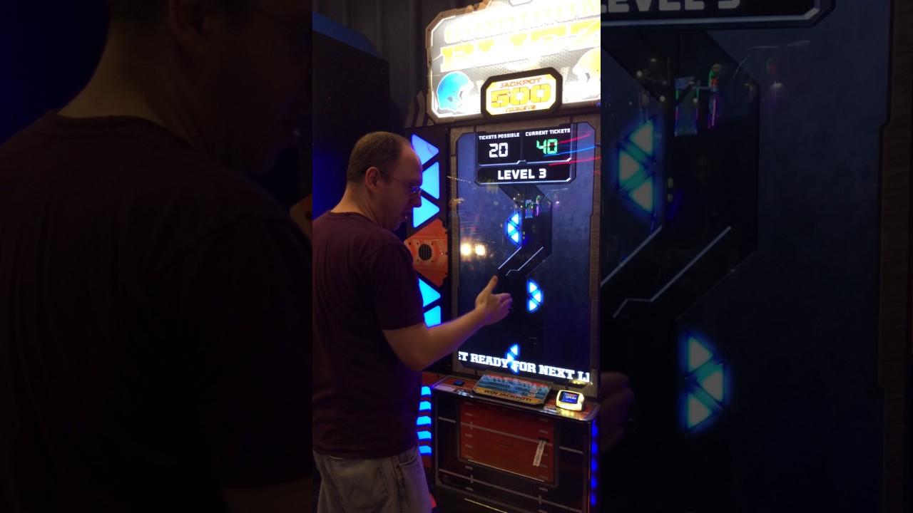 How to beat Dave & Buster's Games - Gridiron Blitz
