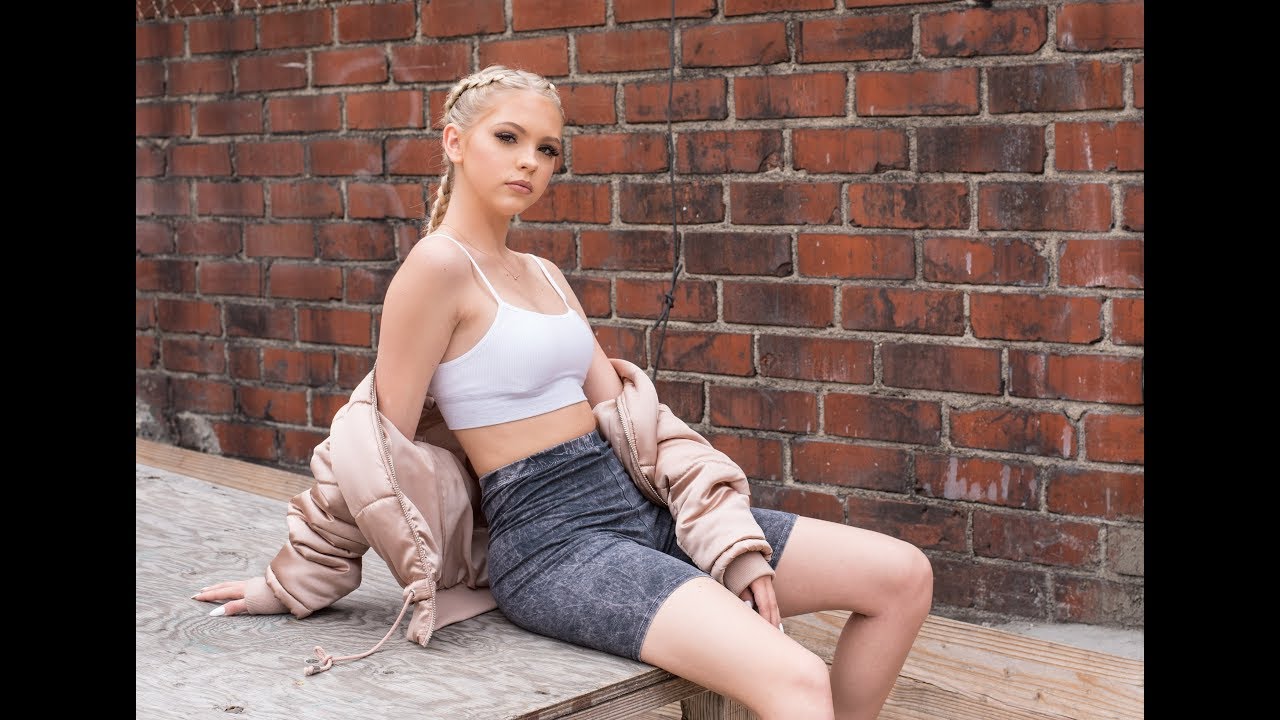 Jordyn Jones l The Middle l BEHIND THE SCENES