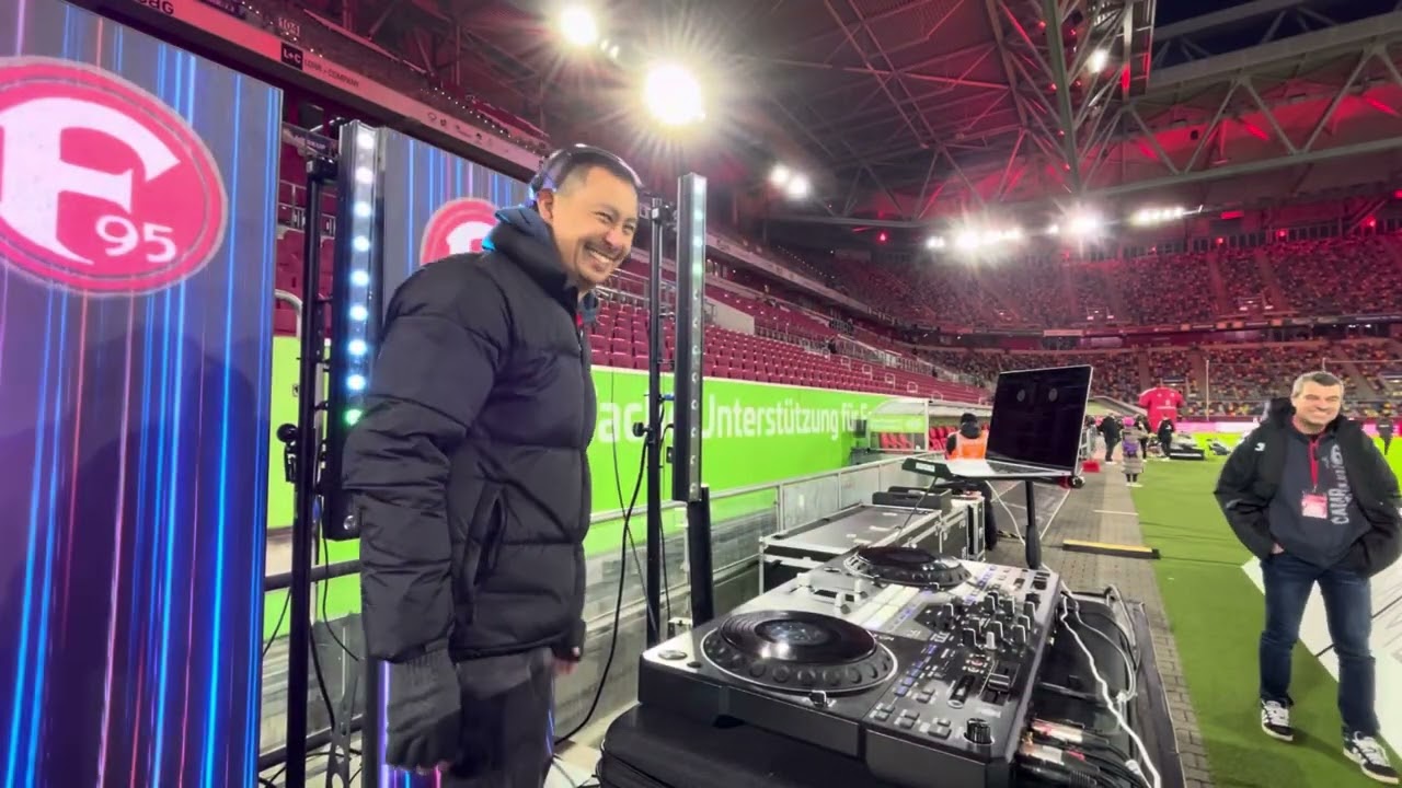 Mr. Nice Guy (DJ) wärmt bei @f95tv das Stadion mit 30.000+ Zuschauer auf