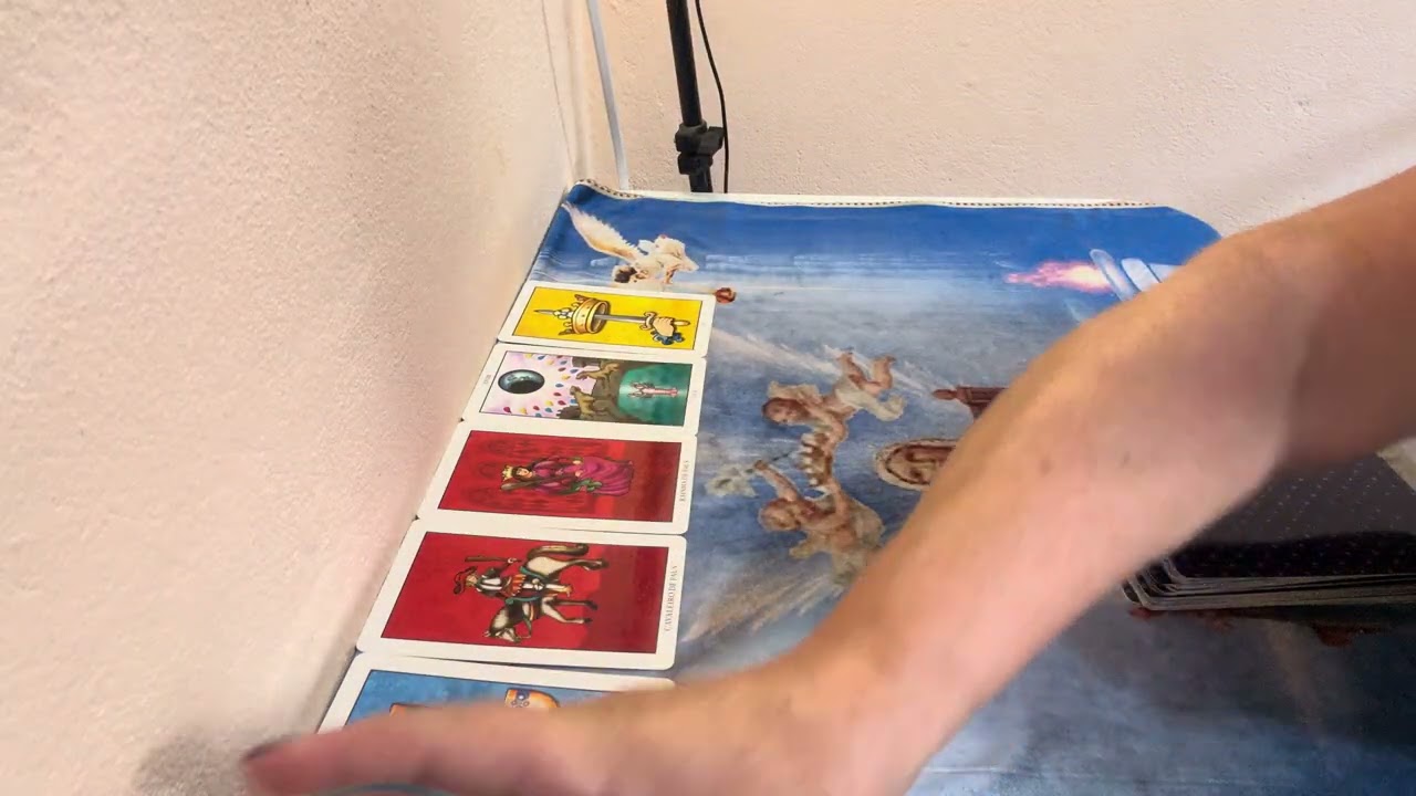 ALGUÉM ESTÁ CISMADO E NERVOSO(A) POR SUA CAUSA! SERÁ QU VAI TE  CHAMAR, PROCURAR A QUALQUER MOMENTO?