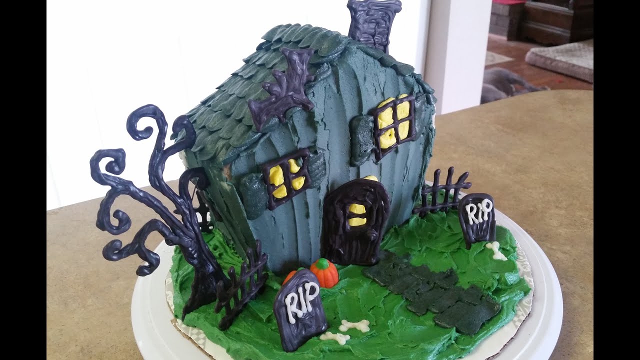 HALLOWEEN HAUNTED HOUSE CAKE. Cake Decorating