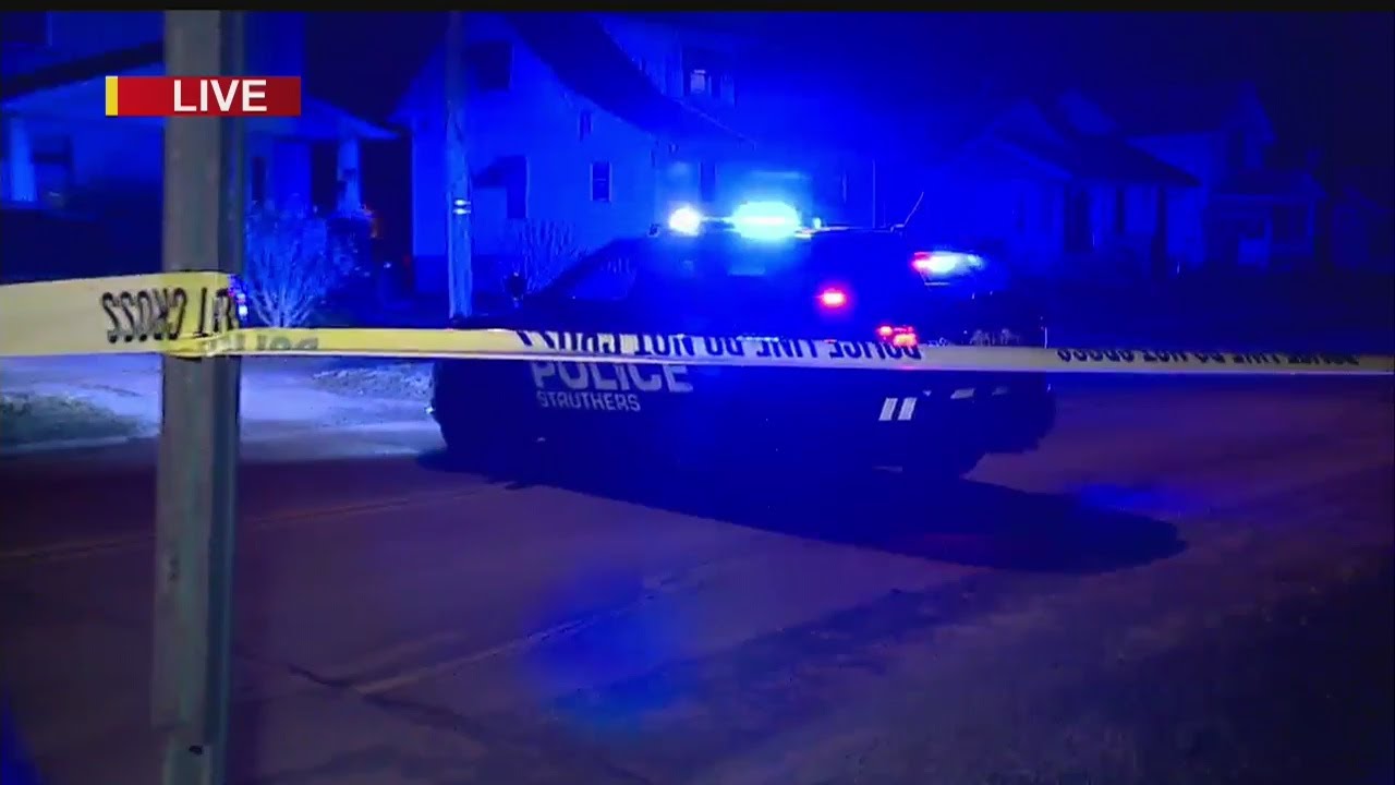 Police: Man barricades himself inside Struthers home, blocking road