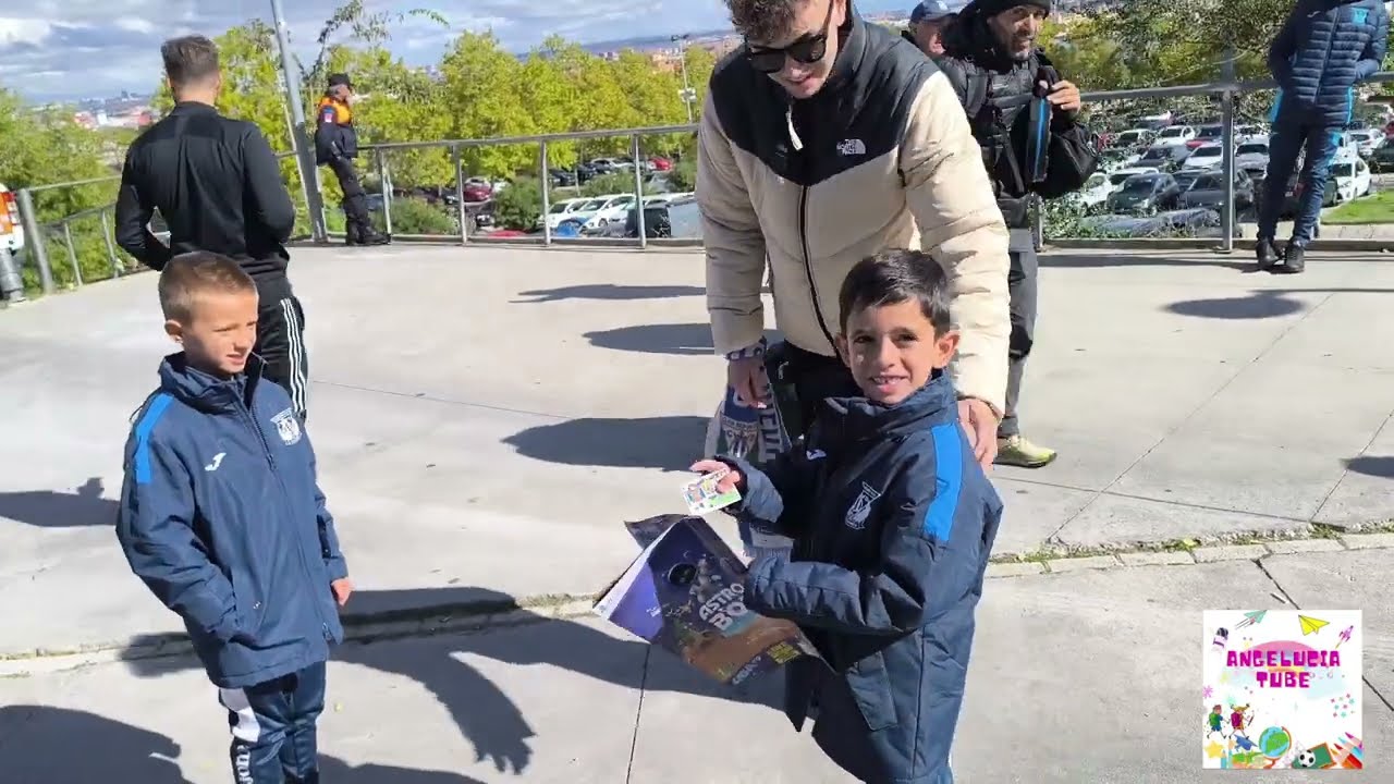 REGALAMOS TRES ÁLBUMES DE LA LIGA @panini EN LA PREVIA DEL LEGANES- CELTA CON DAVID LEGA 💙🤍💙