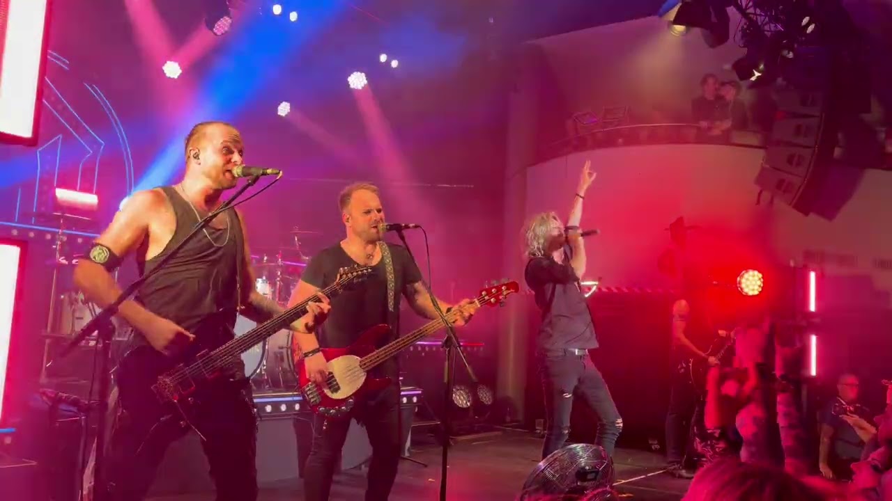 Kissin' Dynamite - Flying Colours (live Nürnberg 08.11.2025)