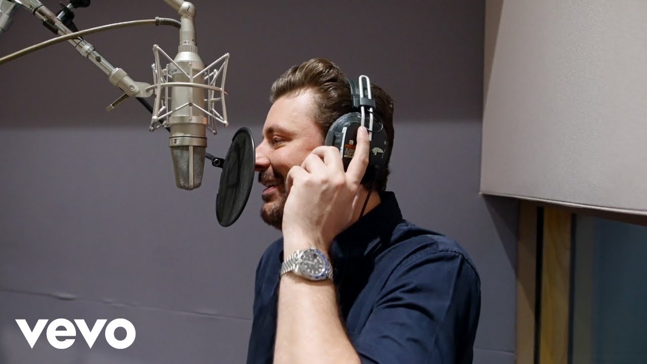 Chris Young - Young Love & Saturday Nights (Studio Session)